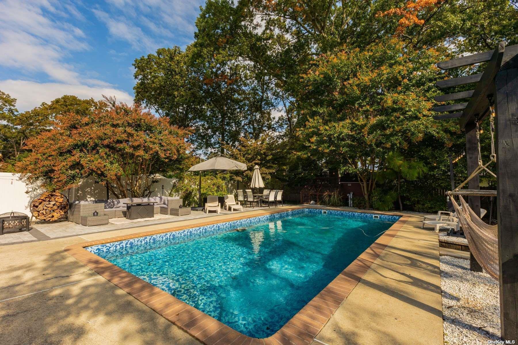 Single Family Broadway  Suffolk County, NY 11782, MLS-856594-24