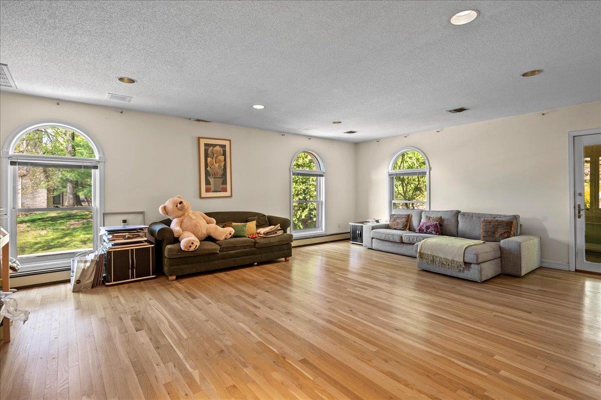 Single Family Pine Glen  Rockland County, NY 10913, MLS-856598-21