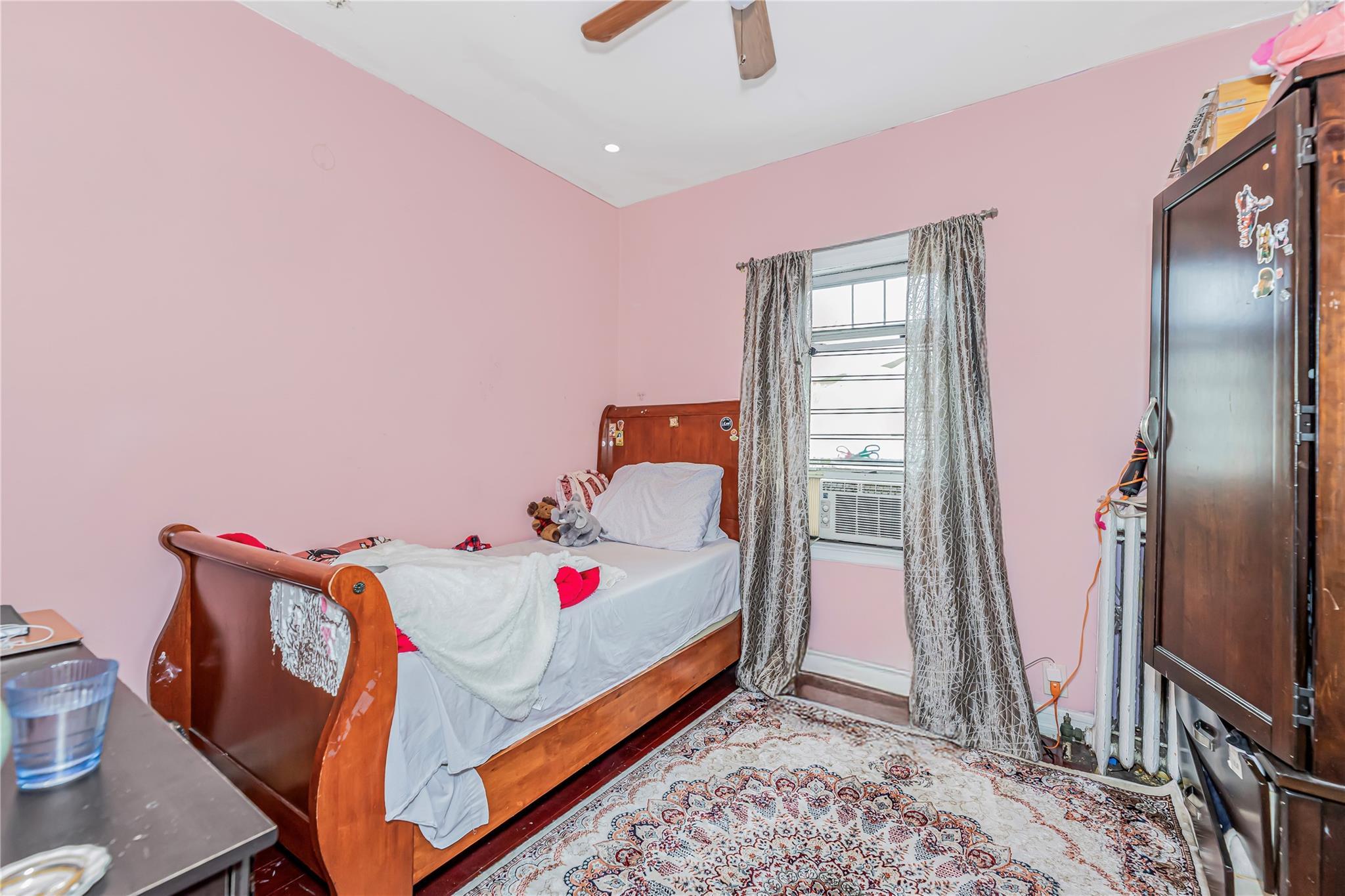 Single Family East 226  Bronx, NY 10466, MLS-856604-16