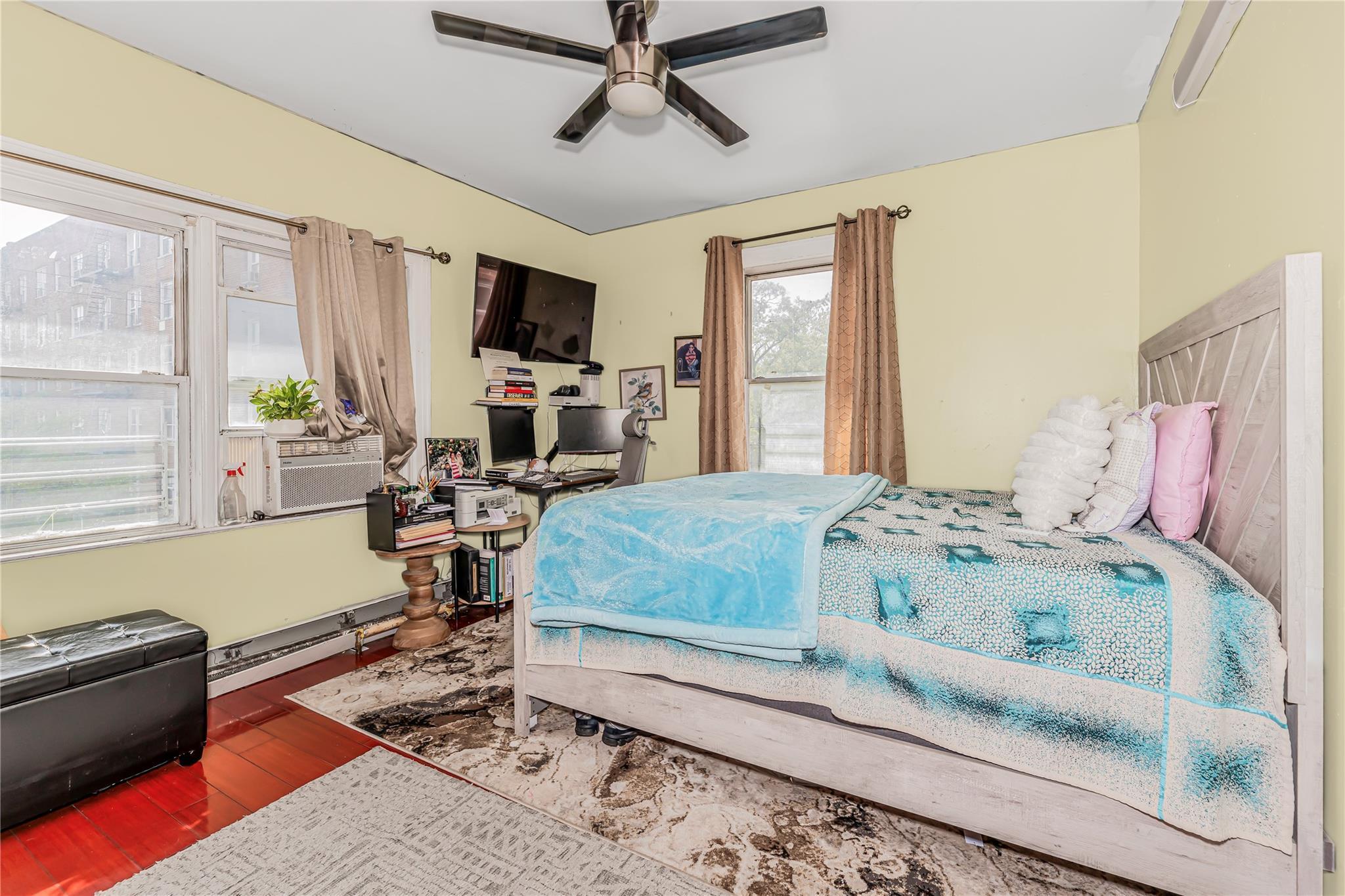 Single Family East 226  Bronx, NY 10466, MLS-856604-17