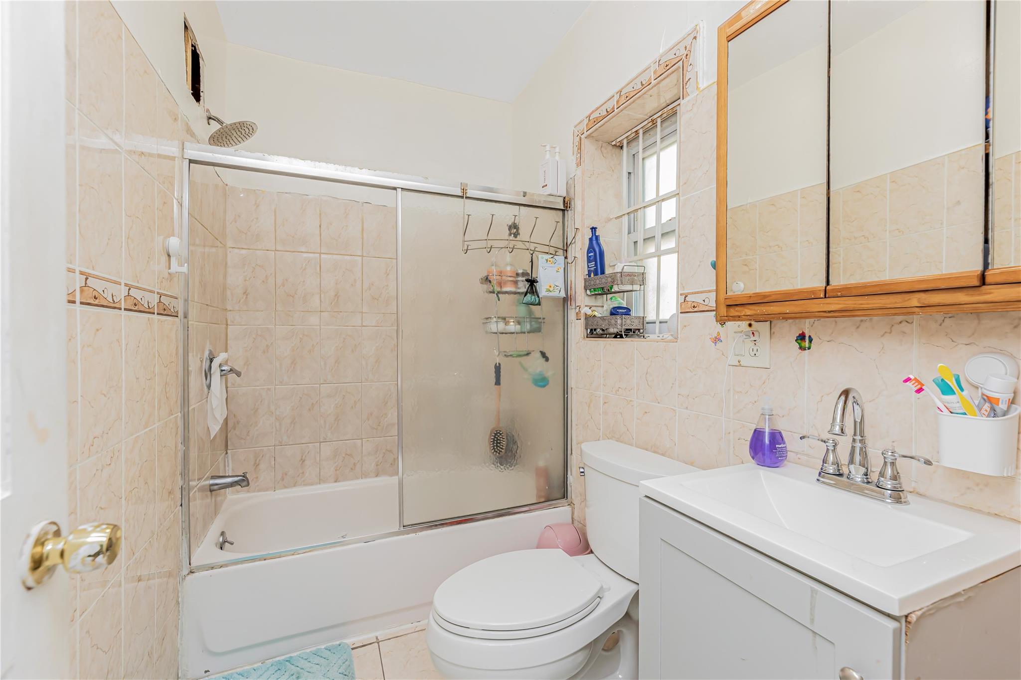 Single Family East 226  Bronx, NY 10466, MLS-856604-23