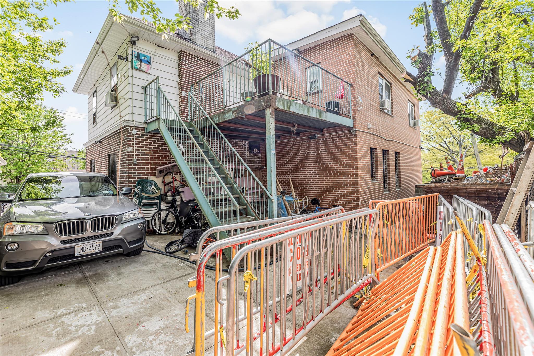 Single Family East 226  Bronx, NY 10466, MLS-856604-4