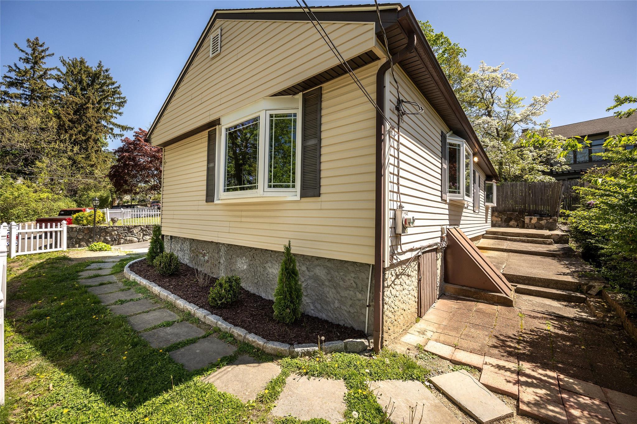 Single Family Hunter  Westchester County, NY 10520, MLS-856614-20