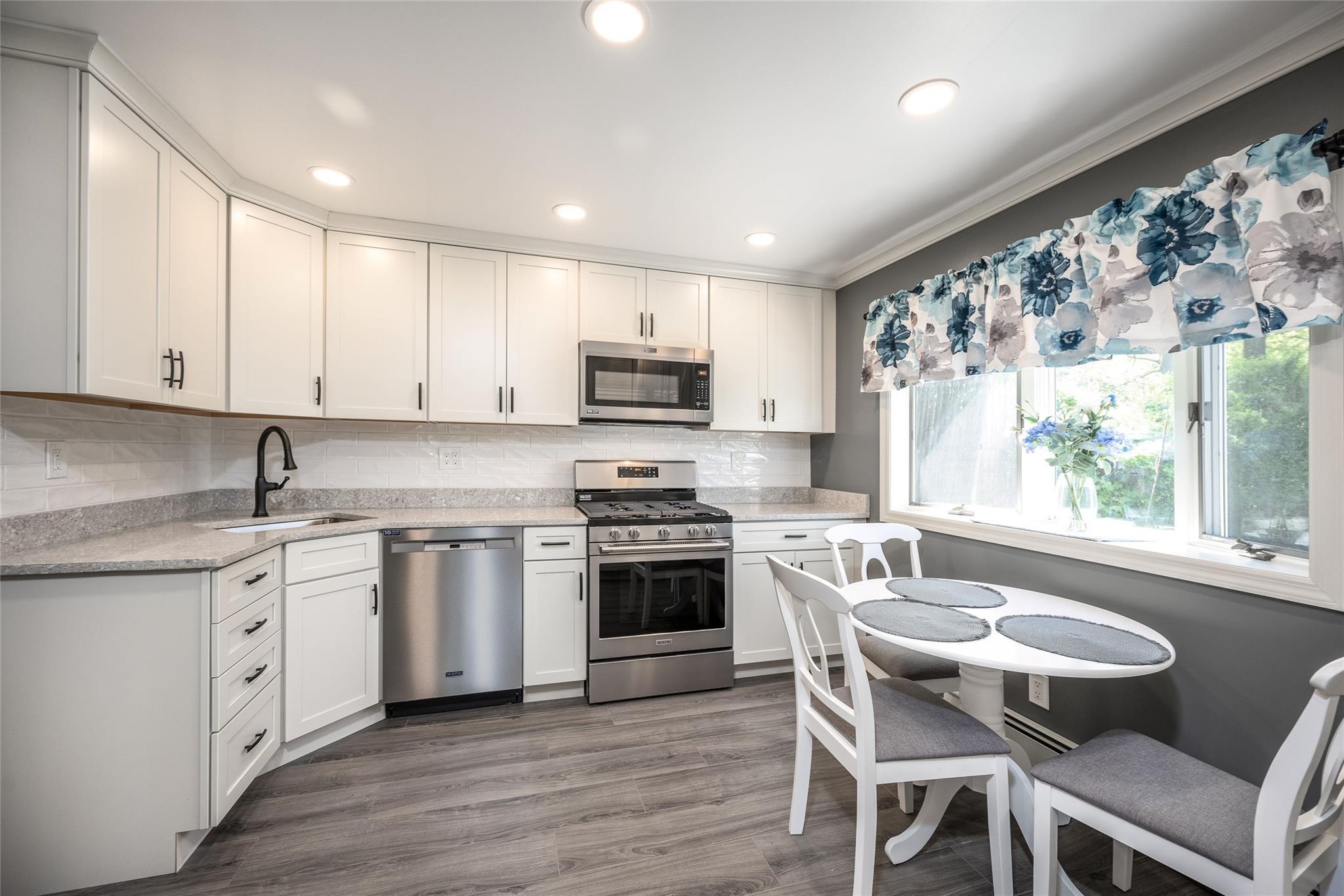 Single Family Hunter  Westchester County, NY 10520, MLS-856614-4