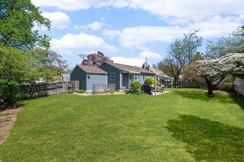 Single Family 10th  Suffolk County, NY 11746, MLS-856625-6