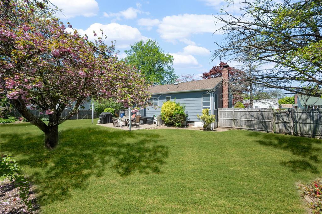 Single Family 10th  Suffolk County, NY 11746, MLS-856625-8