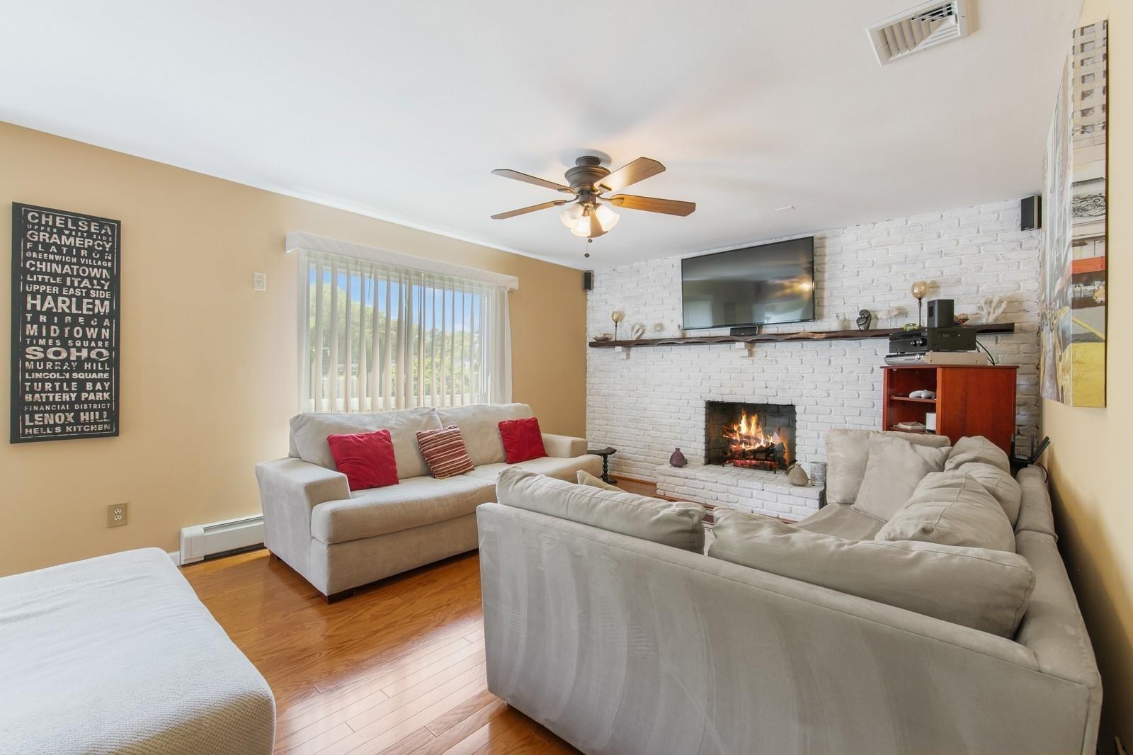 Single Family Winfield Davis  Suffolk County, NY 11727, MLS-856628-16