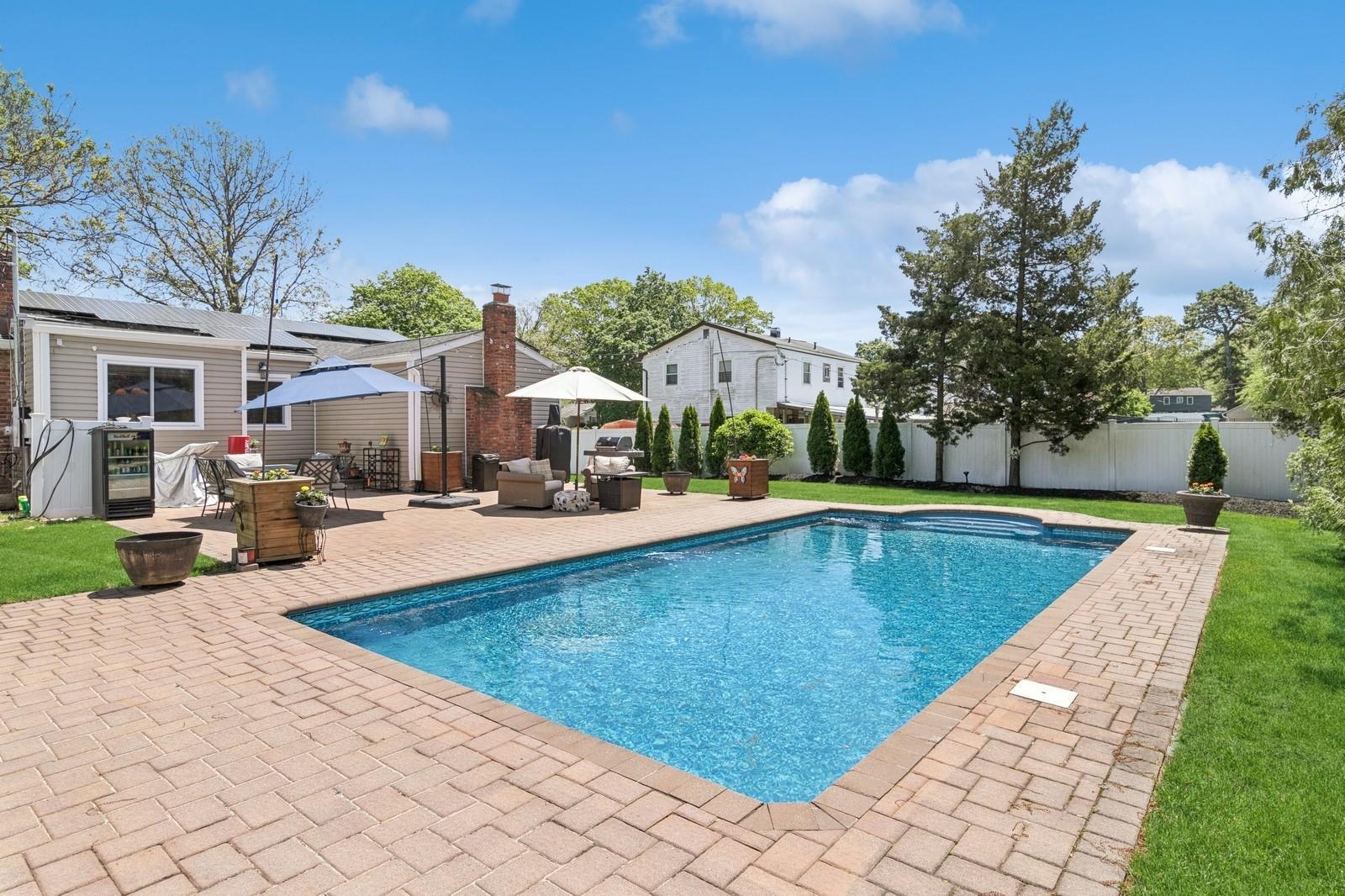 Single Family Winfield Davis  Suffolk County, NY 11727, MLS-856628-30