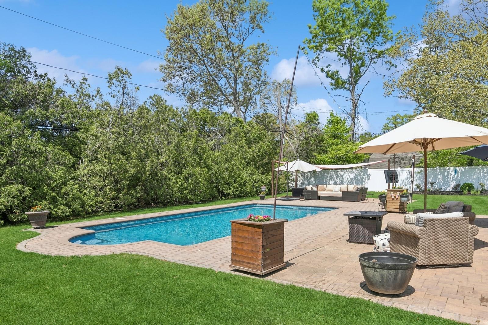 Single Family Winfield Davis  Suffolk County, NY 11727, MLS-856628-33