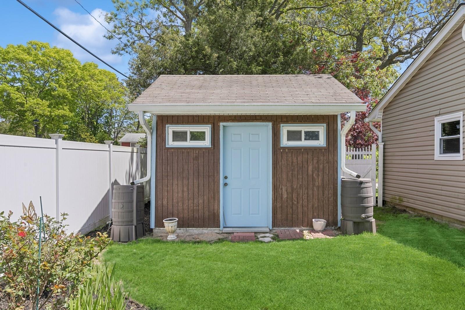 Single Family Winfield Davis  Suffolk County, NY 11727, MLS-856628-37