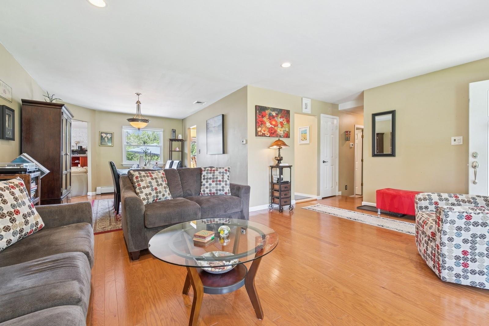 Single Family Winfield Davis  Suffolk County, NY 11727, MLS-856628-6