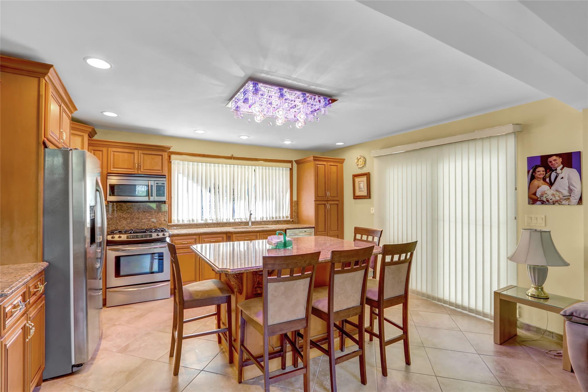Single Family Bayville  Nassau County, NY 11709, MLS-856665-12
