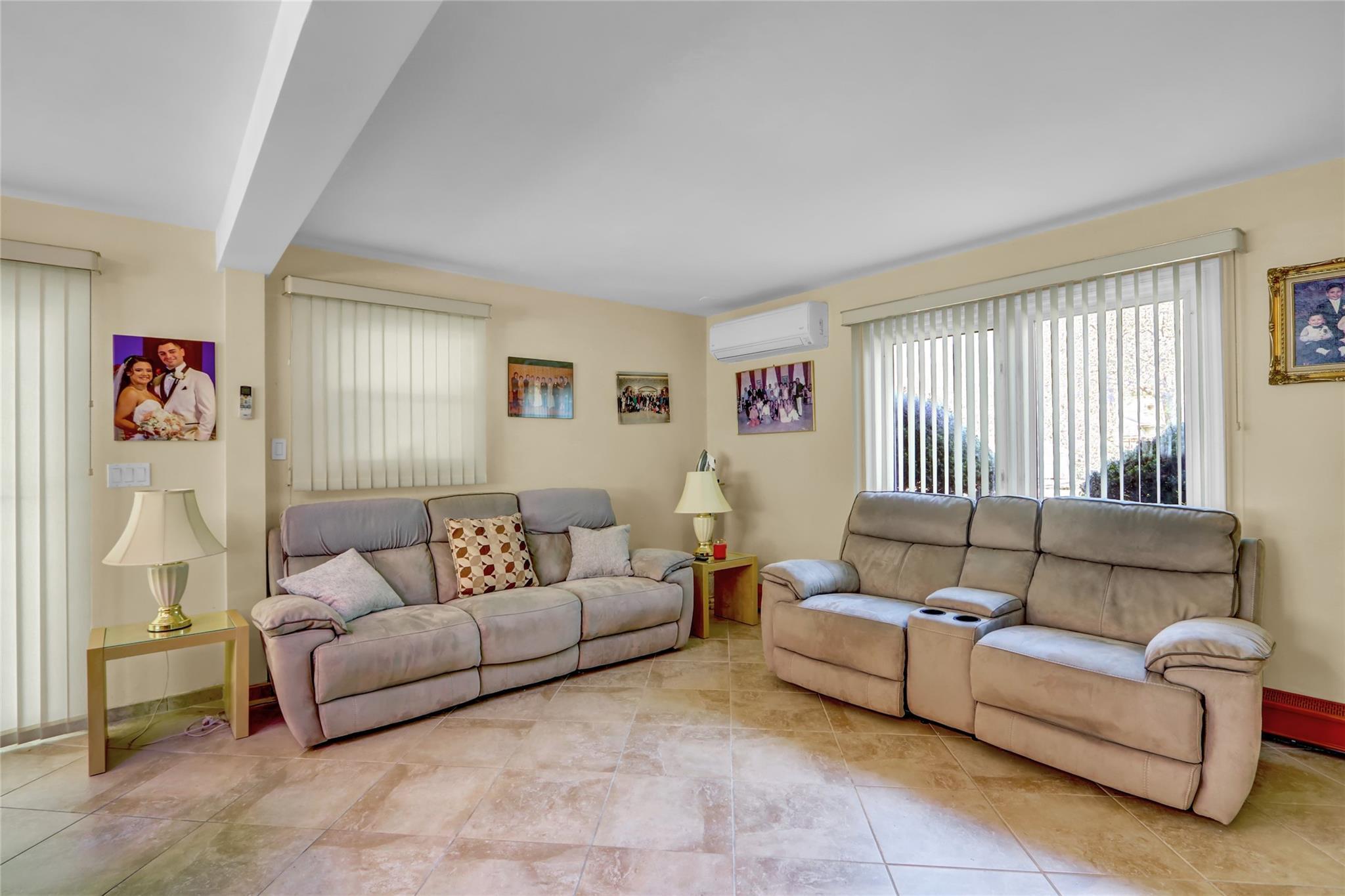 Single Family Bayville  Nassau County, NY 11709, MLS-856665-18