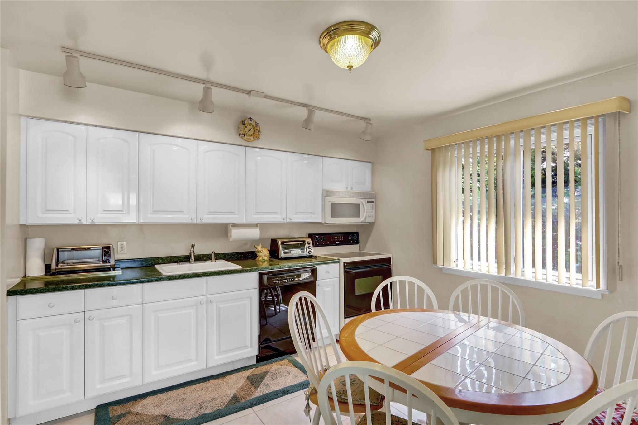 Single Family Bayville  Nassau County, NY 11709, MLS-856665-21
