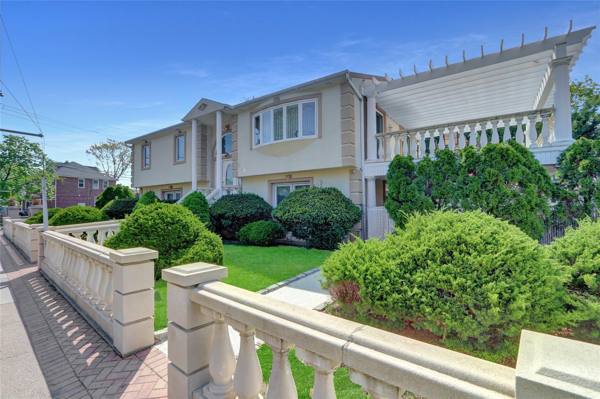 Single Family Bayville  Nassau County, NY 11709, MLS-856665-4