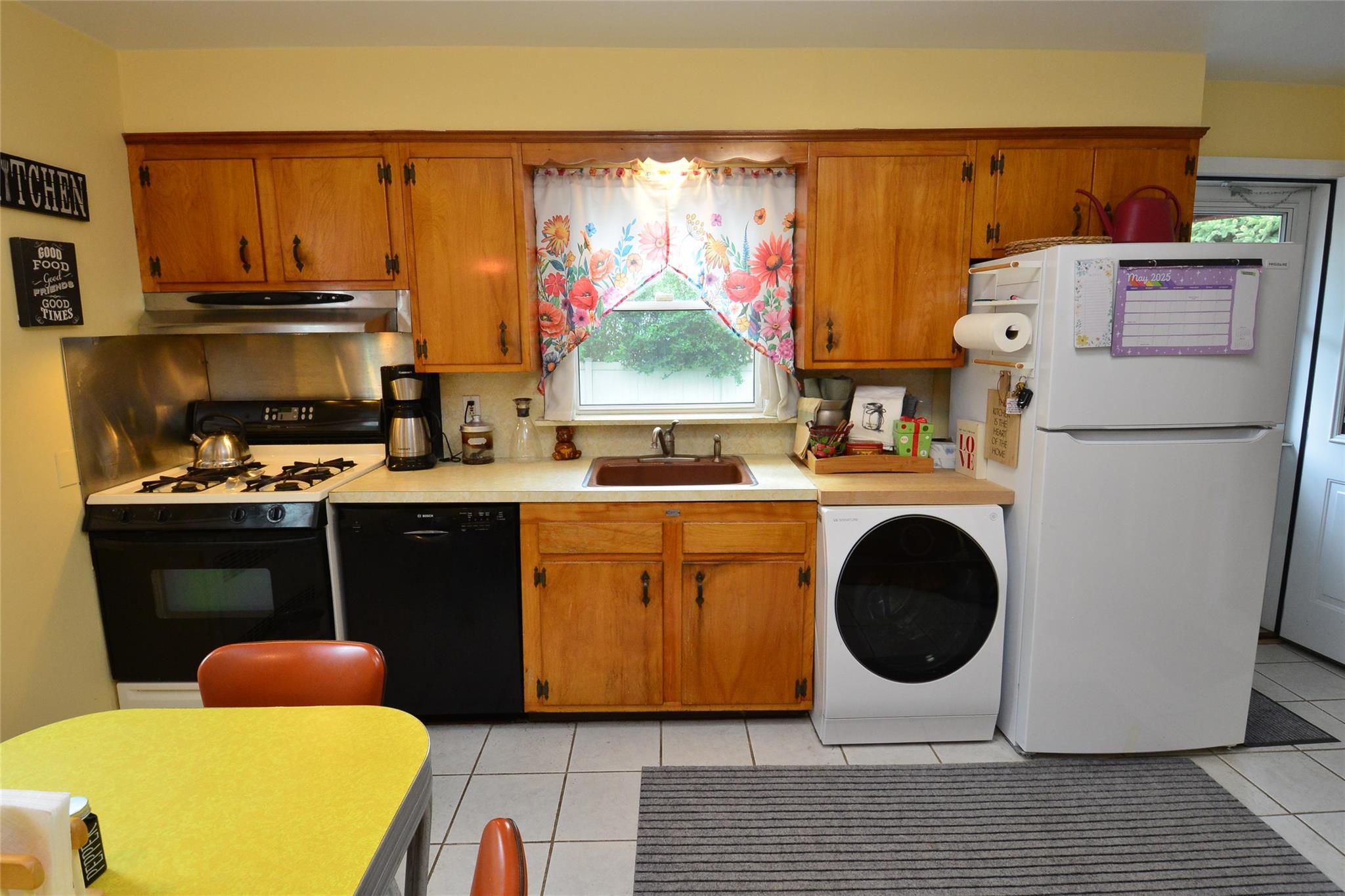 Single Family Yonkers  Westchester County, NY 10707, MLS-856668-13