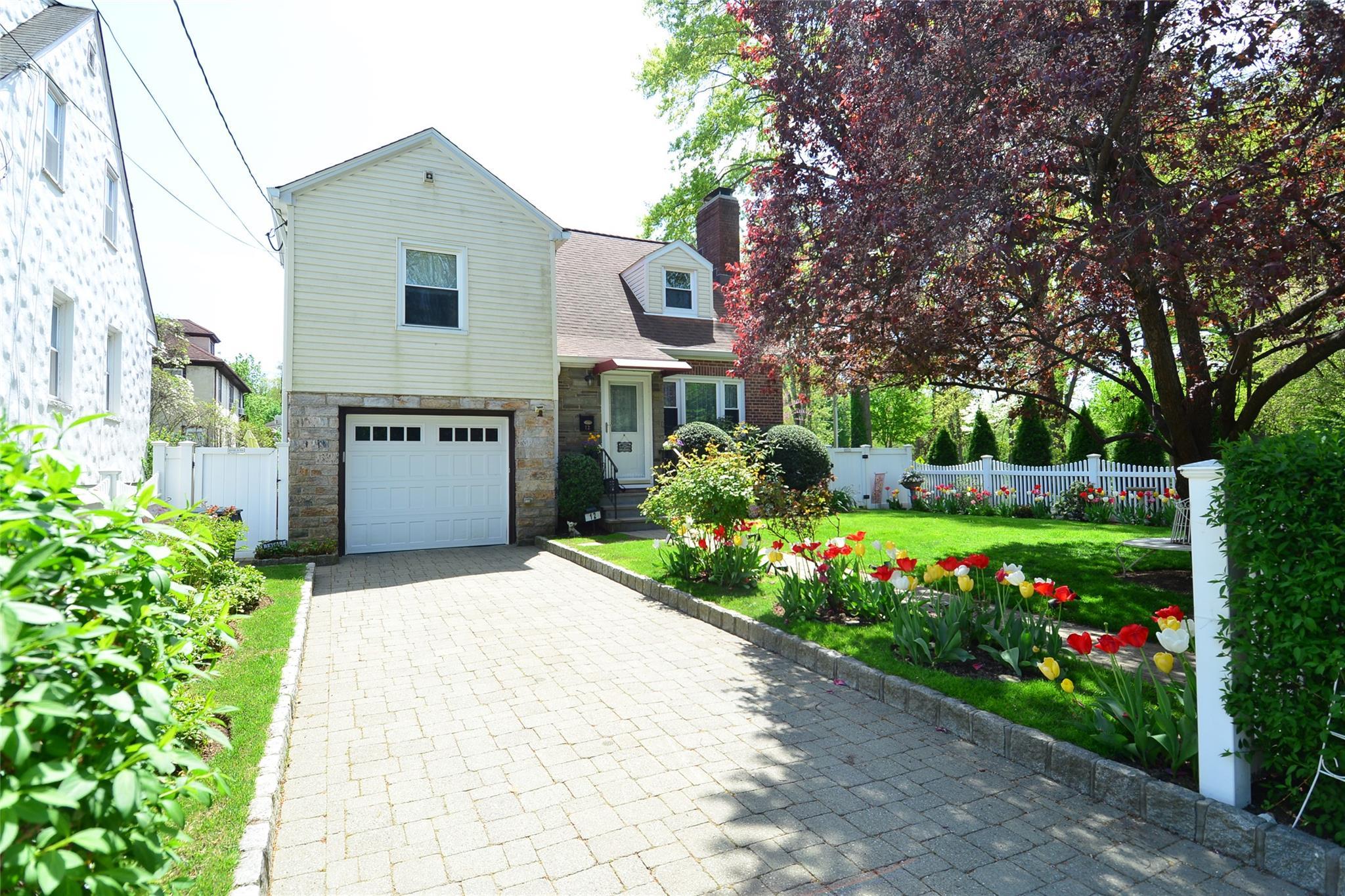 Single Family Yonkers  Westchester County, NY 10707, MLS-856668-2