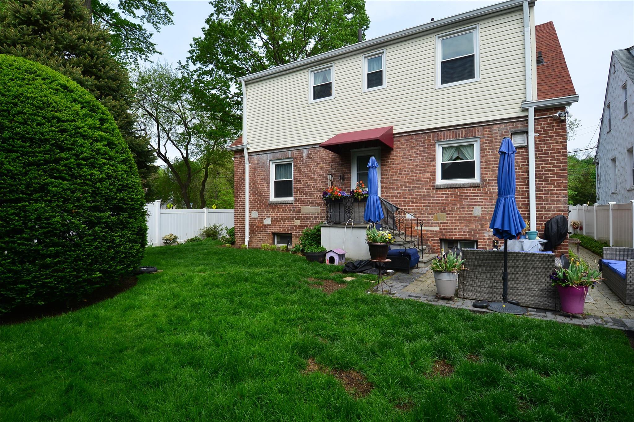 Single Family Yonkers  Westchester County, NY 10707, MLS-856668-32