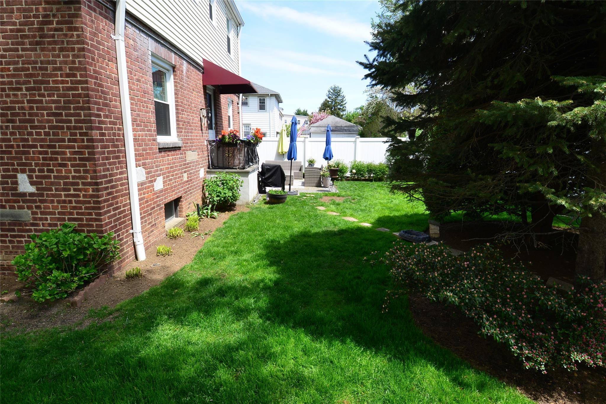 Single Family Yonkers  Westchester County, NY 10707, MLS-856668-7