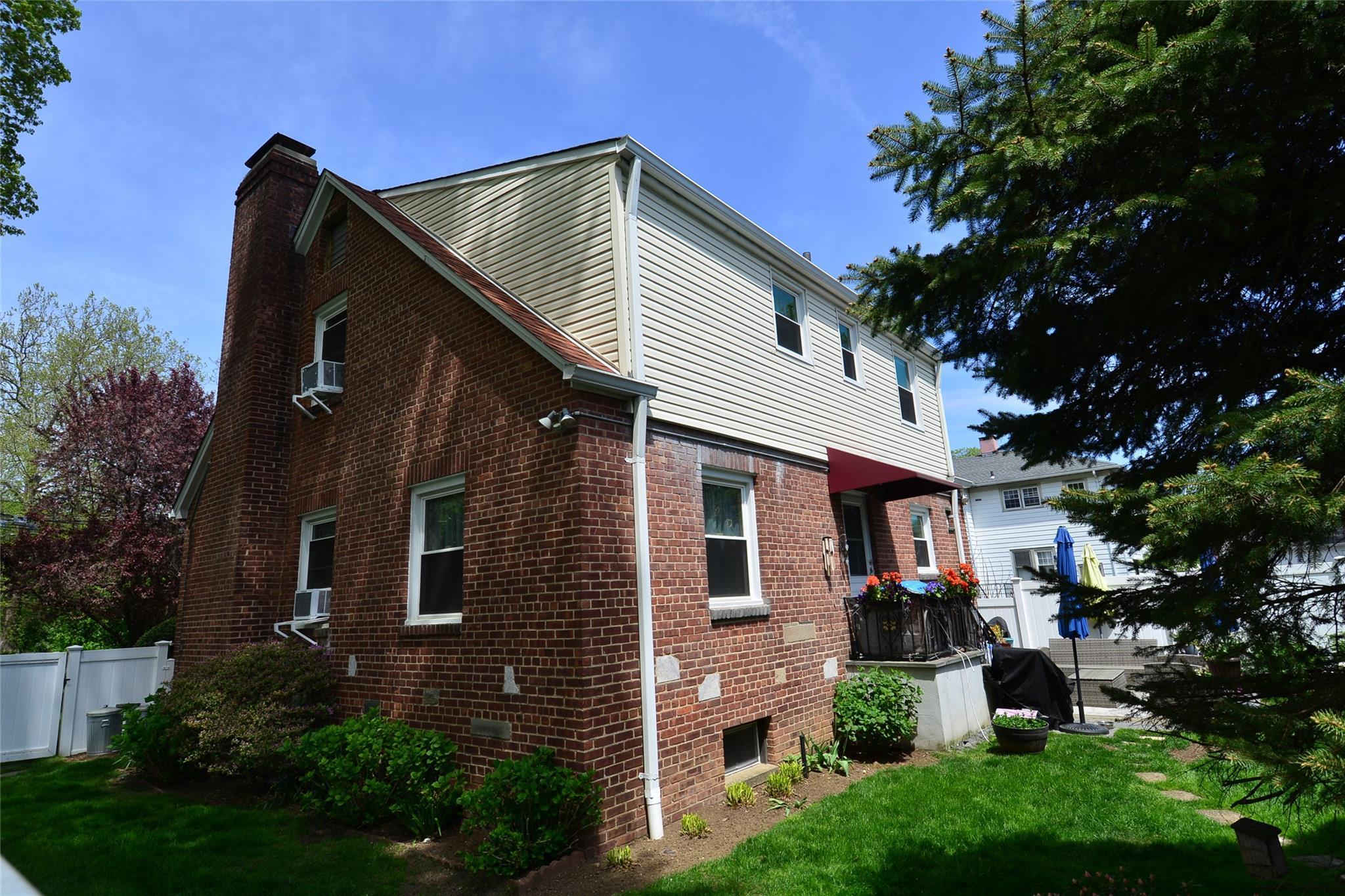 Single Family Yonkers  Westchester County, NY 10707, MLS-856668-8
