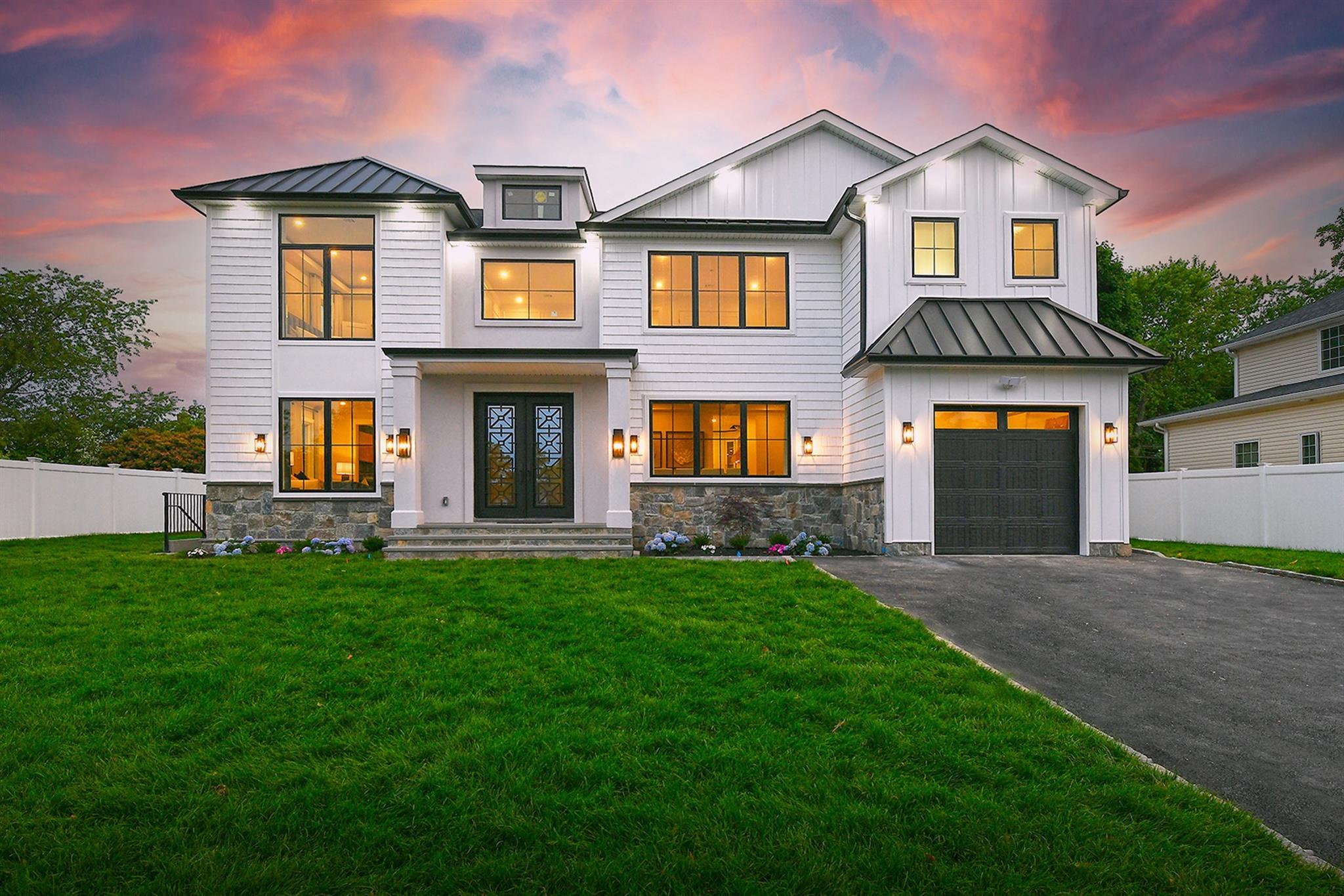 Single Family Westchester  Nassau County, NY 11753, MLS-856683-2