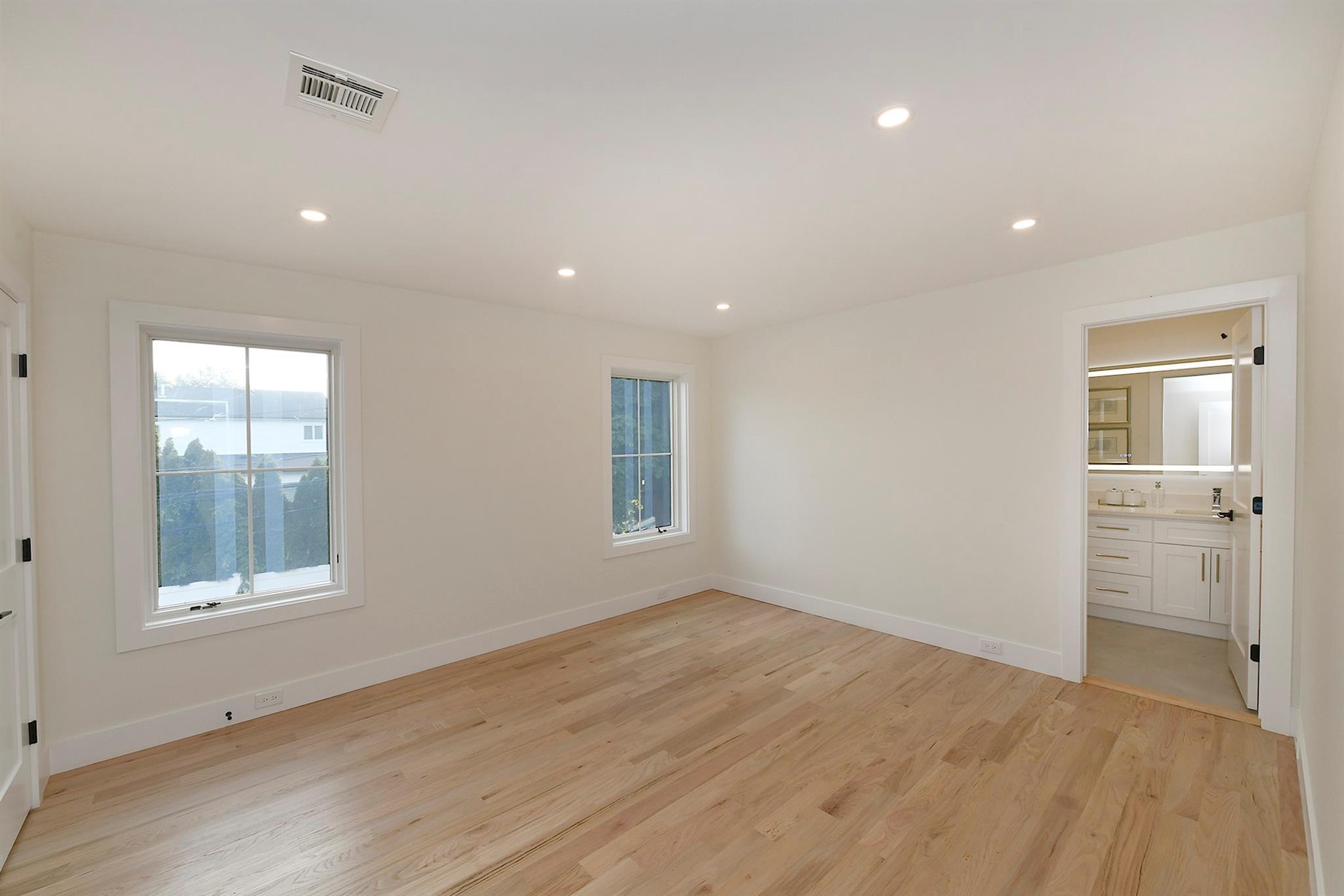 Single Family Westchester  Nassau County, NY 11753, MLS-856683-32