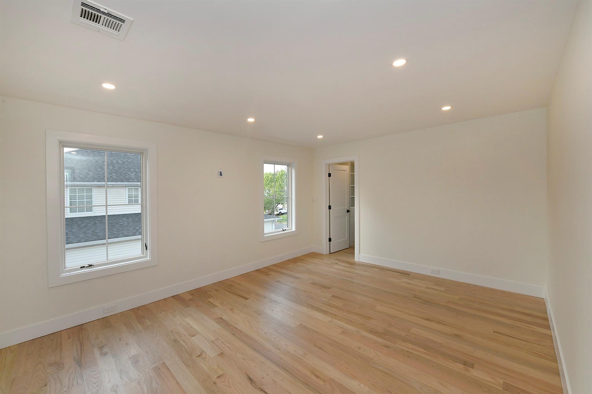 Single Family Westchester  Nassau County, NY 11753, MLS-856683-35
