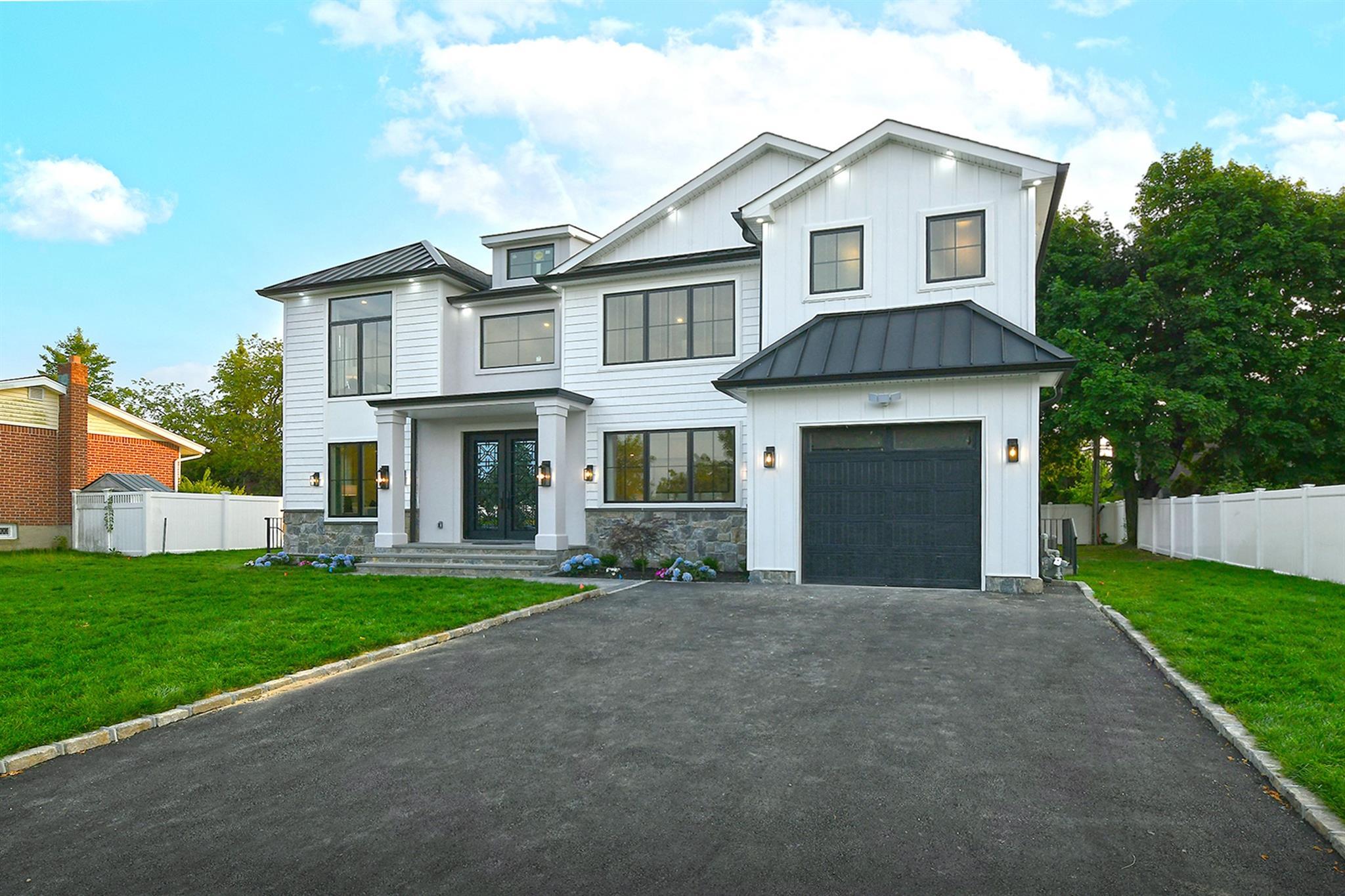Single Family Westchester  Nassau County, NY 11753, MLS-856683-4