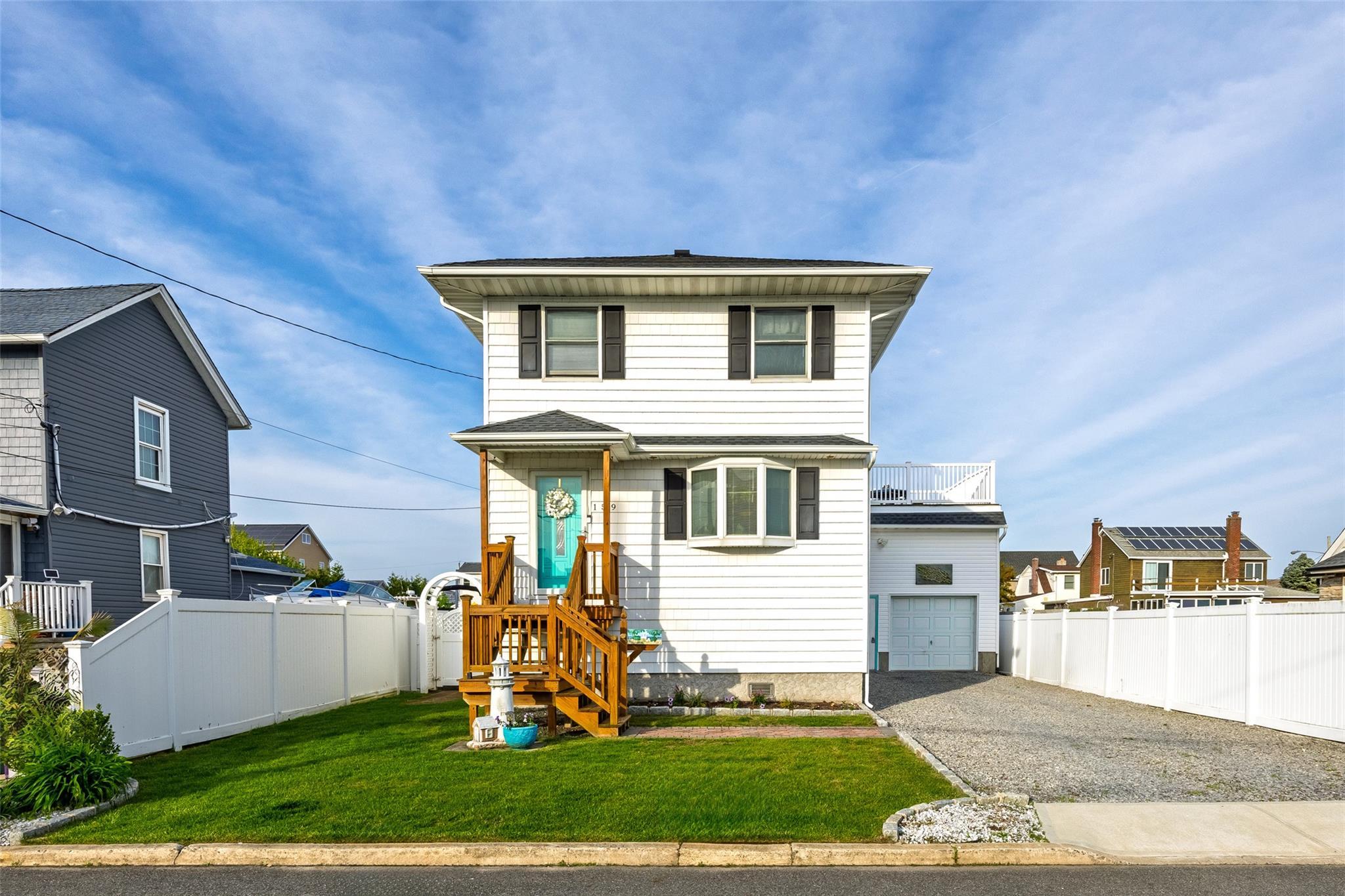 Single Family Araca  Suffolk County, NY 11702, MLS-856685-44