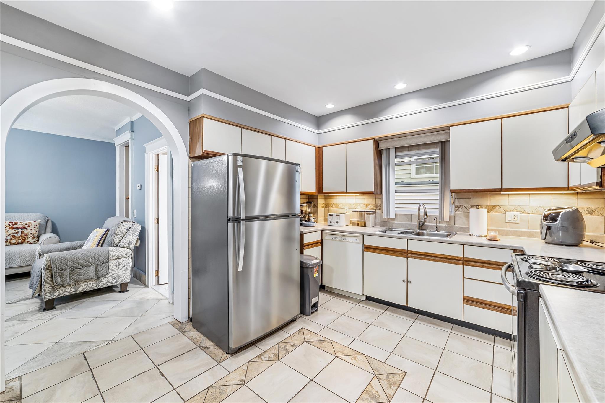 Single Family Palmer  Bronx, NY 10475, MLS-856701-3