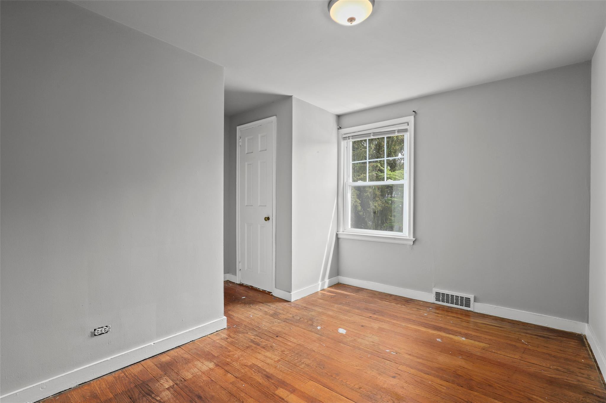 Single Family Grove  Westchester County, NY 10549, MLS-856710-20