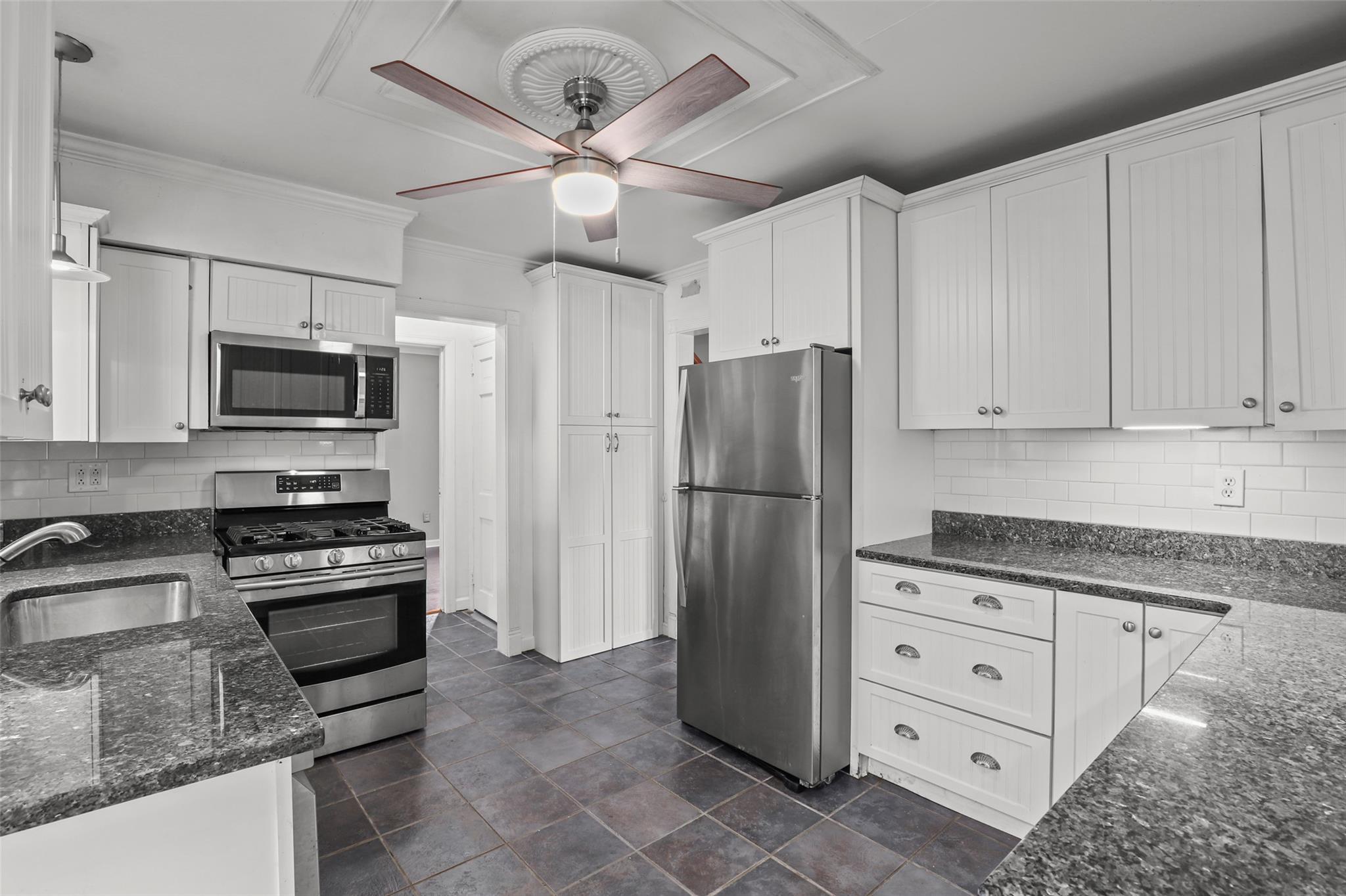 Single Family Grove  Westchester County, NY 10549, MLS-856710-4
