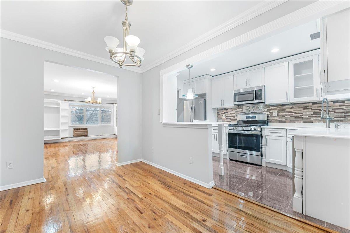 Single Family Gunther  Bronx, NY 10469, MLS-856725-10