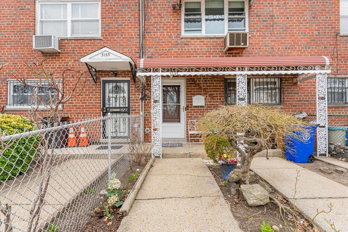Single Family Gunther  Bronx, NY 10469, MLS-856725-2