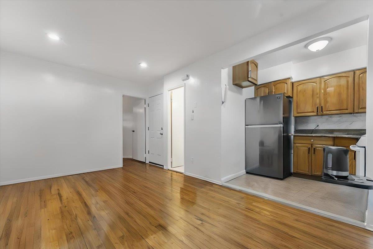 Single Family Gunther  Bronx, NY 10469, MLS-856725-22