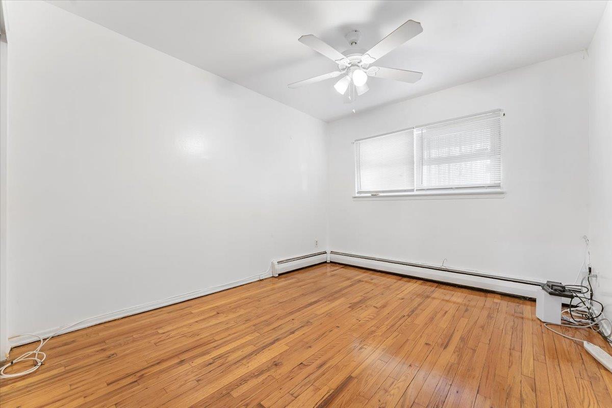 Single Family Gunther  Bronx, NY 10469, MLS-856725-24