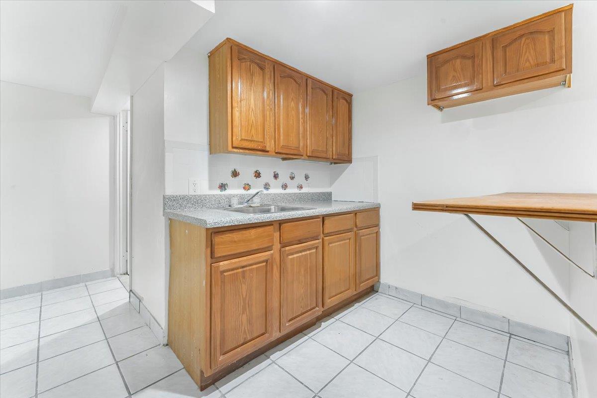 Single Family Gunther  Bronx, NY 10469, MLS-856725-28