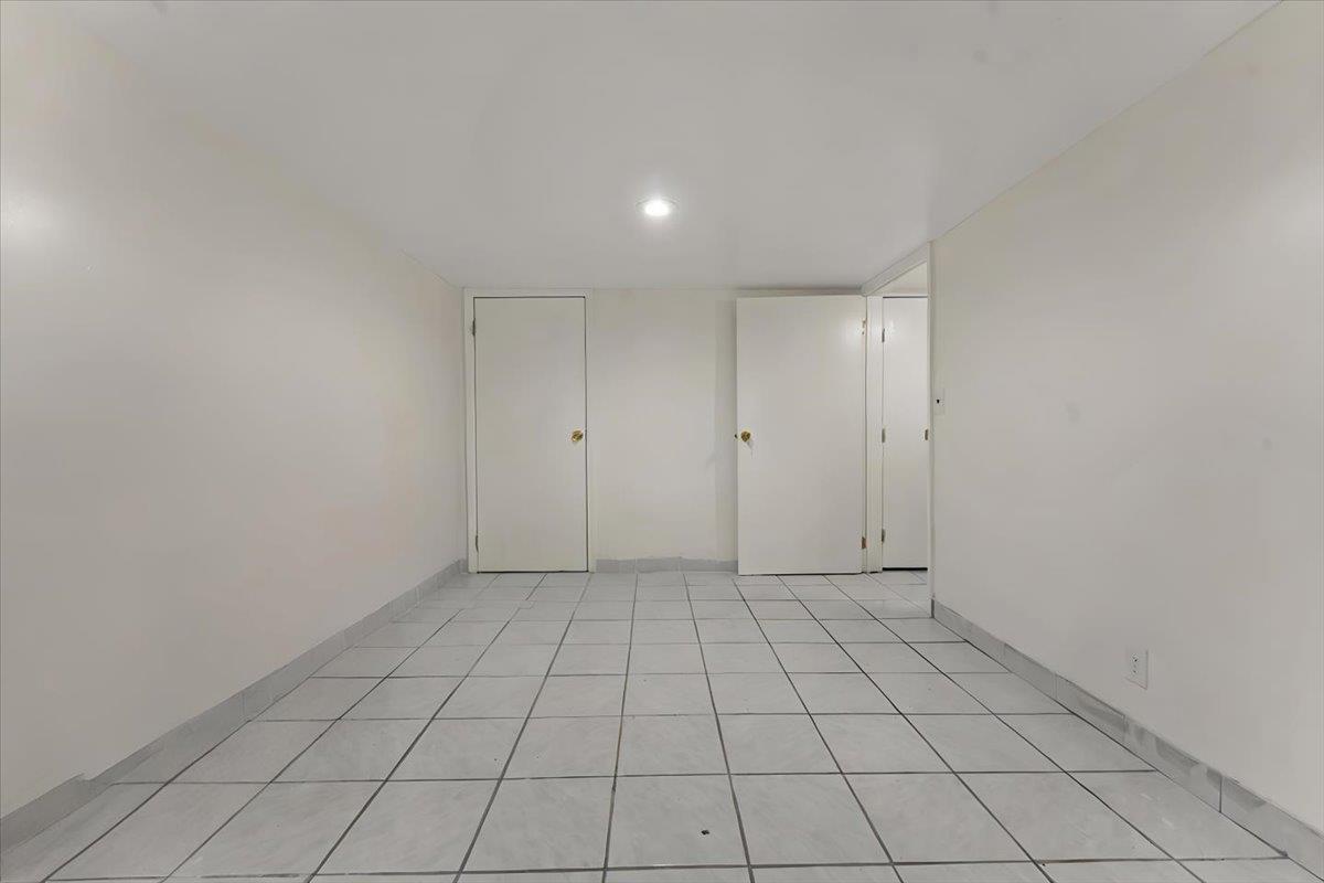 Single Family Gunther  Bronx, NY 10469, MLS-856725-29