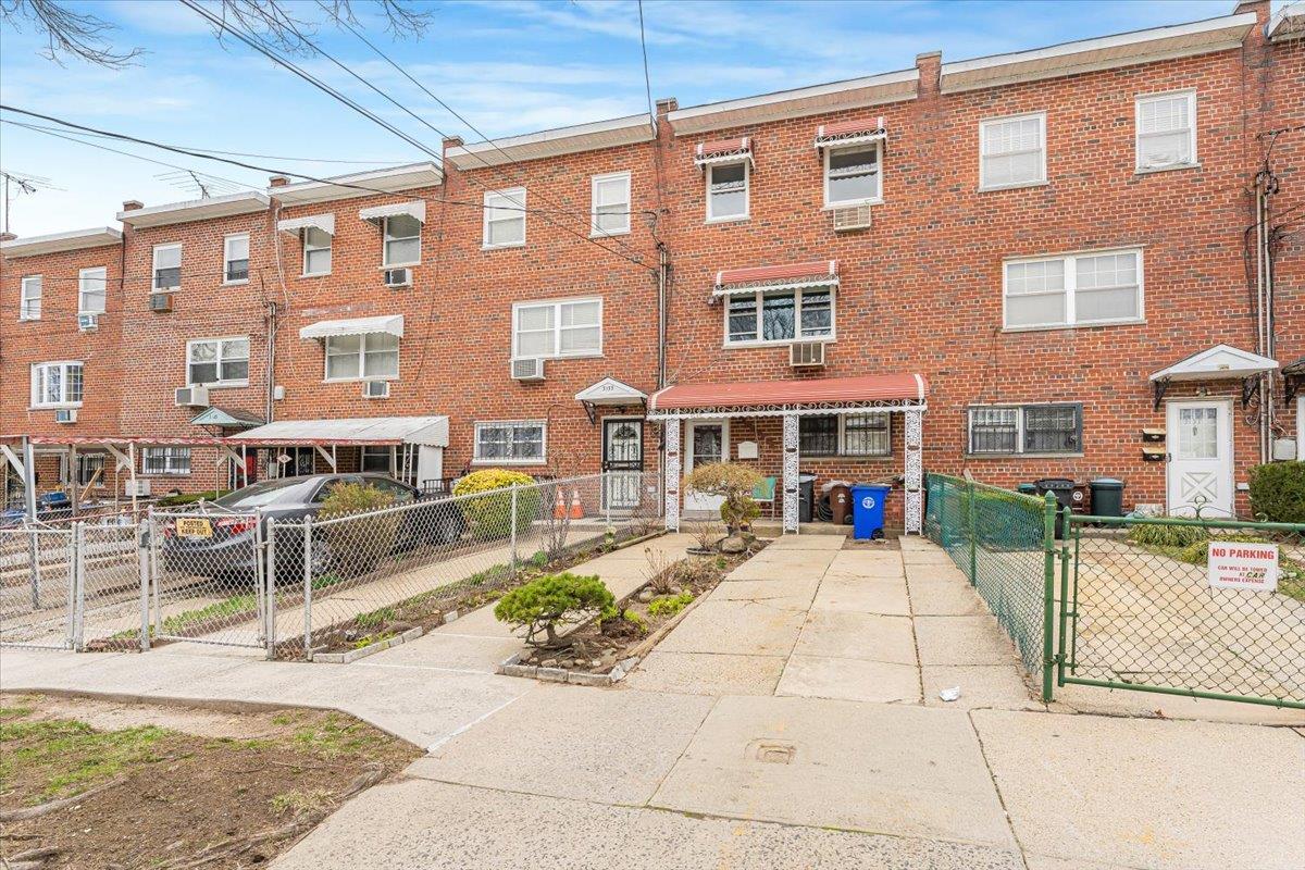 Single Family Gunther  Bronx, NY 10469, MLS-856725-32