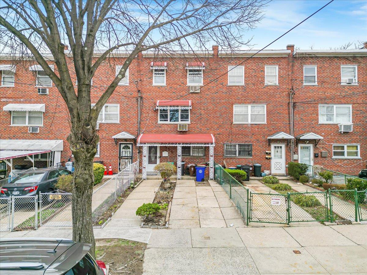 Single Family Gunther  Bronx, NY 10469, MLS-856725-33