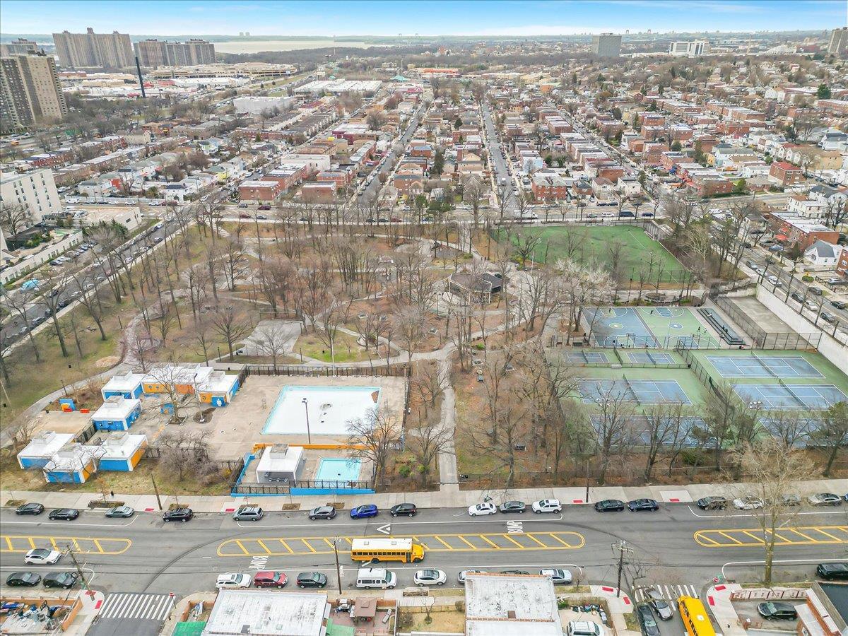Single Family Gunther  Bronx, NY 10469, MLS-856725-36