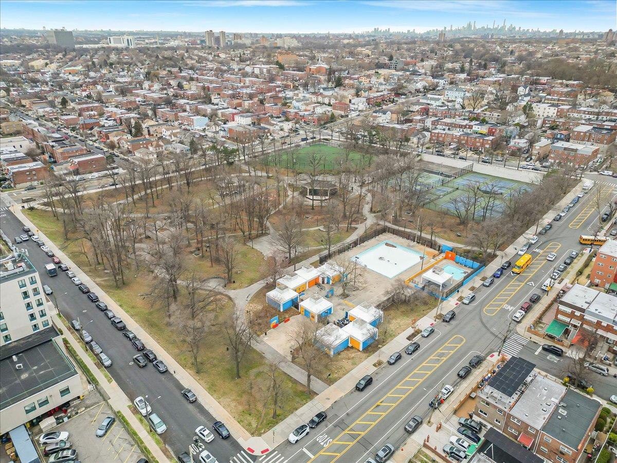 Single Family Gunther  Bronx, NY 10469, MLS-856725-37