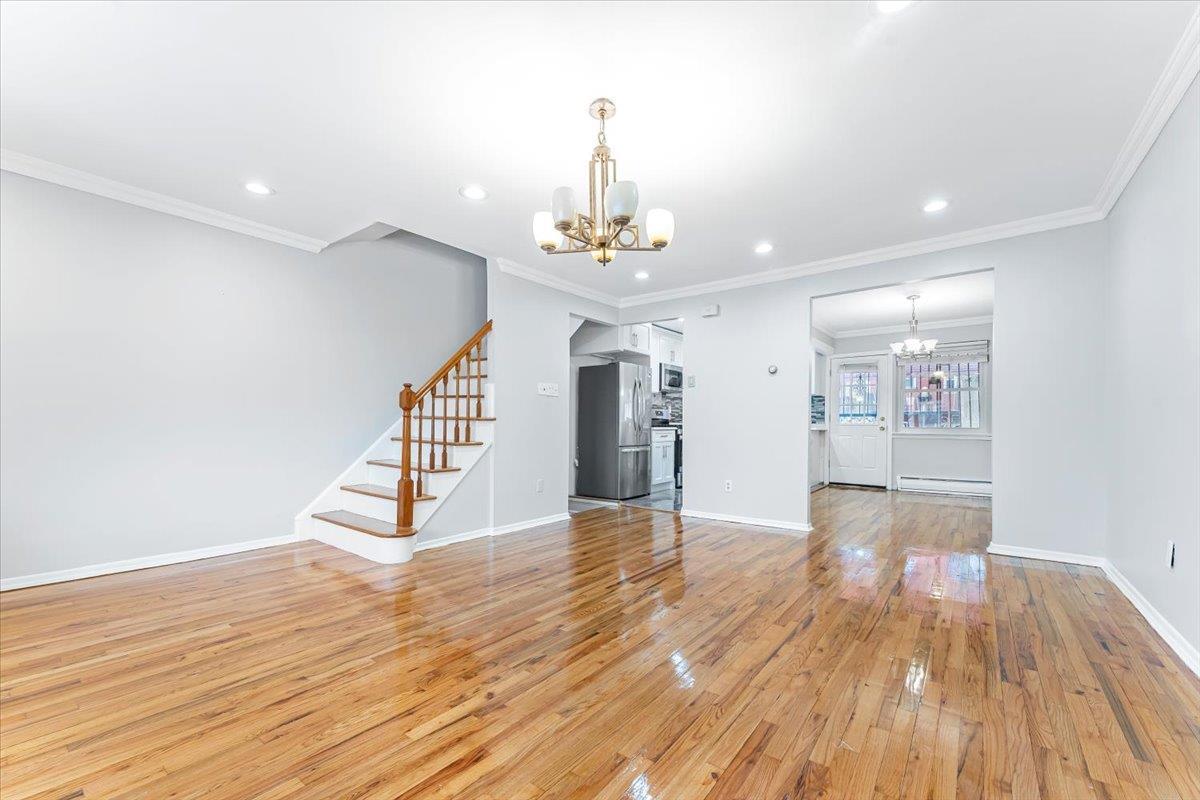Single Family Gunther  Bronx, NY 10469, MLS-856725-8