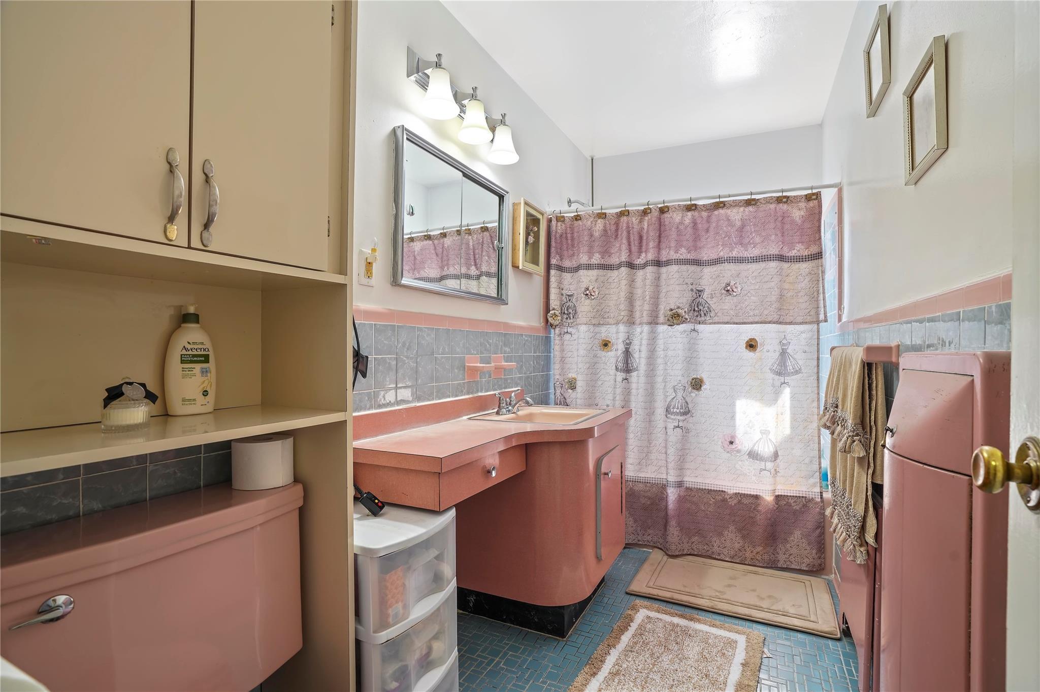 Single Family Starr  Queens, NY 11385, MLS-856761-22