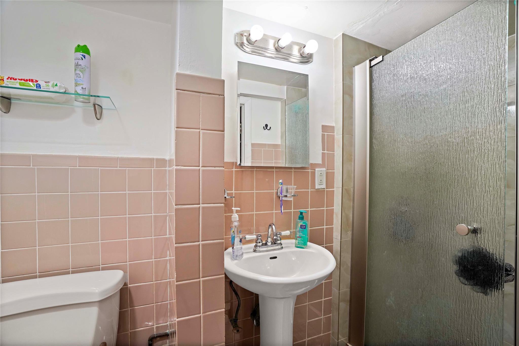 Single Family Starr  Queens, NY 11385, MLS-856761-24