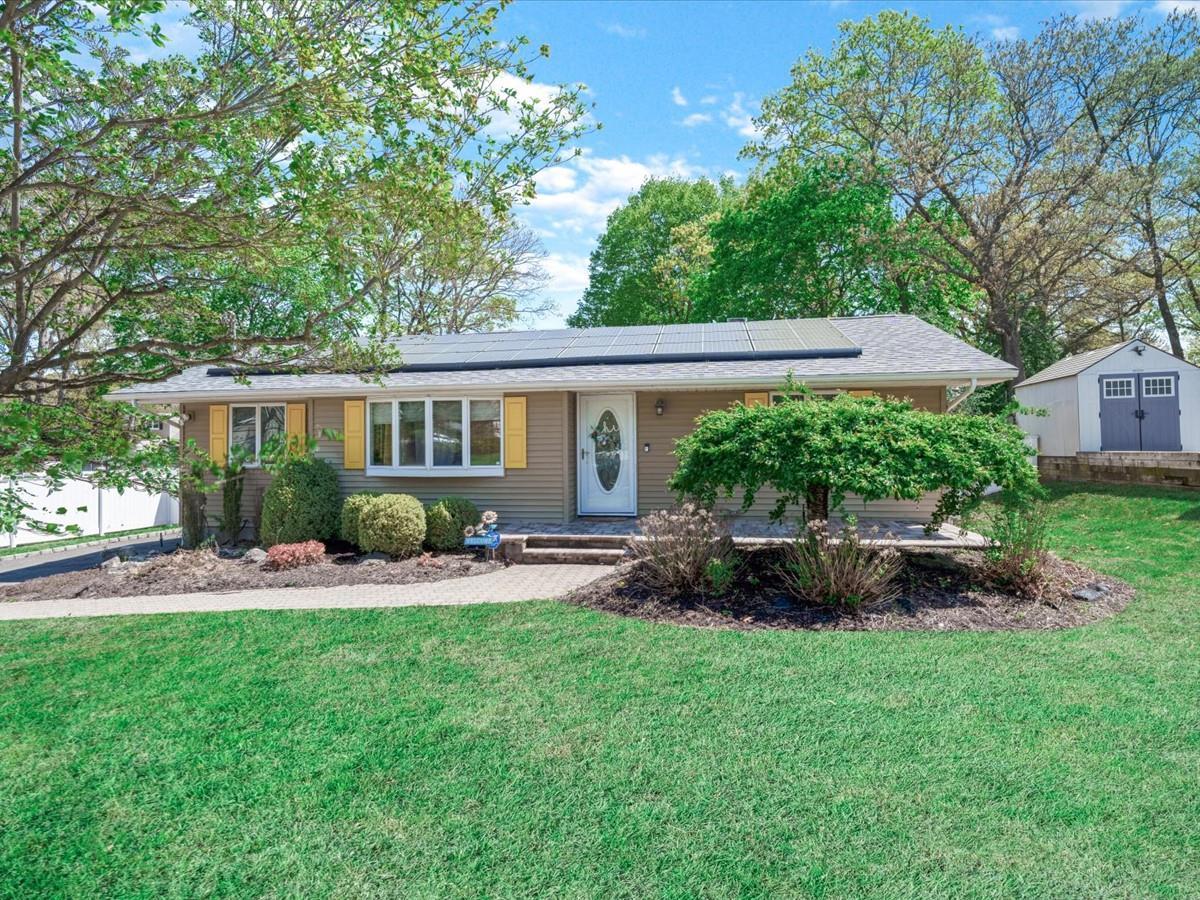 Single Family Elliot  Suffolk County, NY 11755, MLS-856777-2