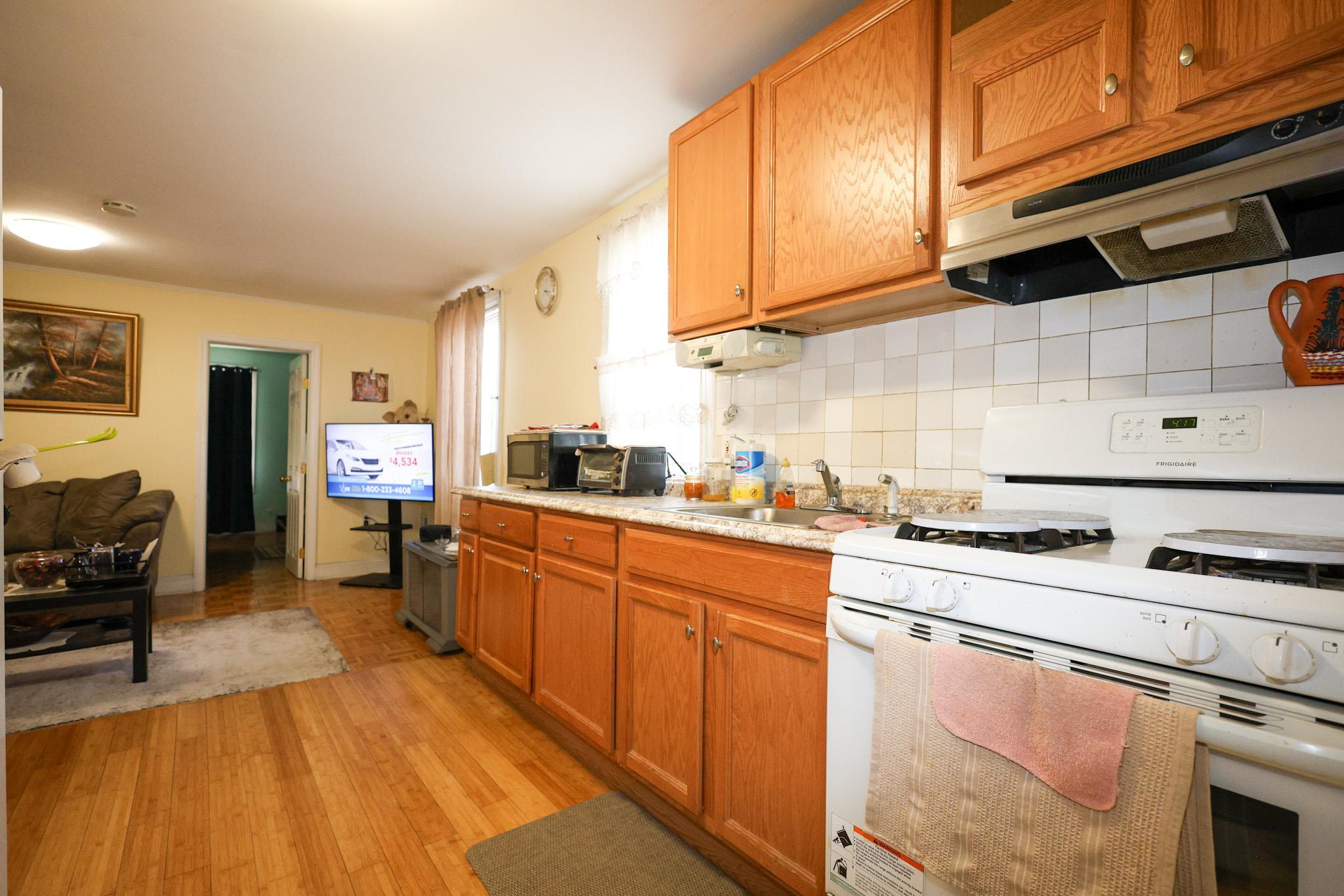 Single Family 126th St  Queens, NY 11419, MLS-856805-17