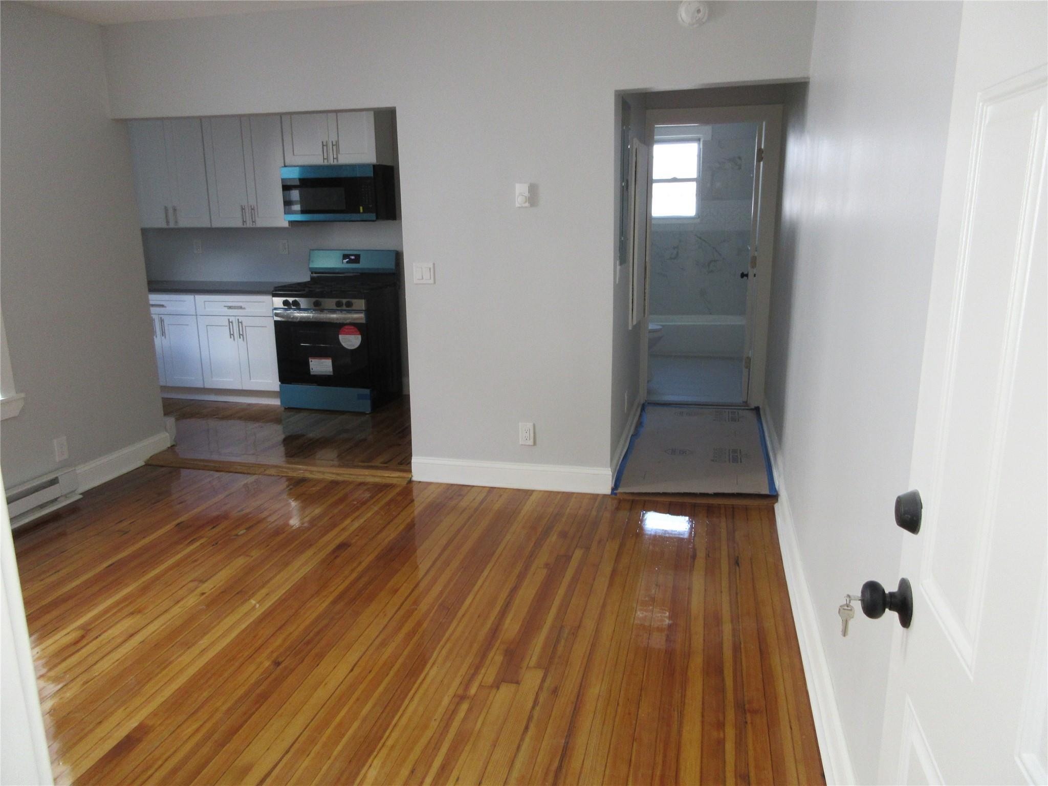 Single Family 213th  Bronx, NY 10469, MLS-856810-13