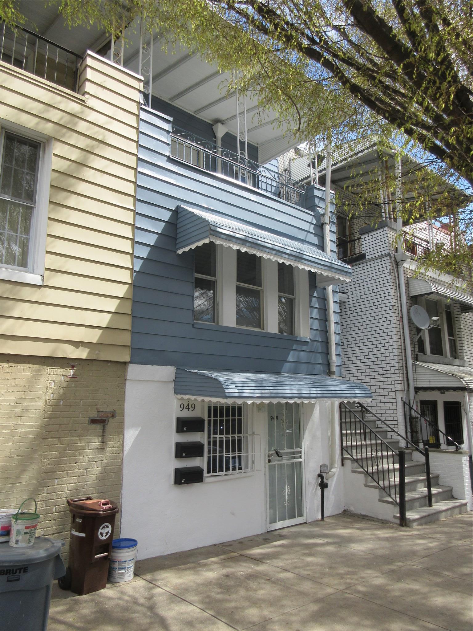 Single Family 213th  Bronx, NY 10469, MLS-856810-2