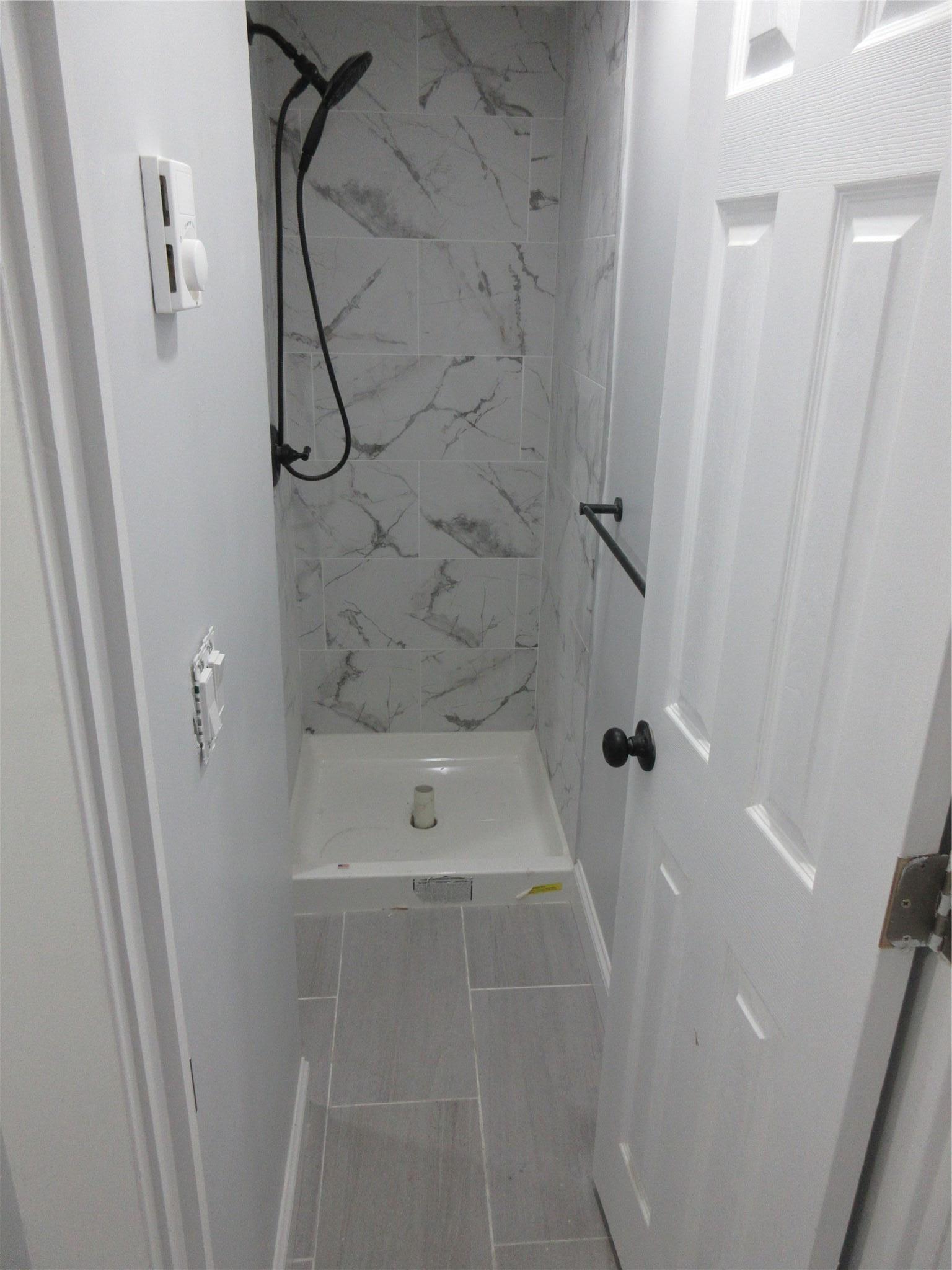 Single Family 213th  Bronx, NY 10469, MLS-856810-27